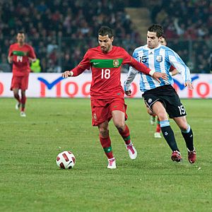 Ricardo Quaresma (L), Fernando Gago (R) – Portugal vs. Argentina, 9th February 2011 (1)