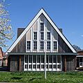 St Peter's Church, Hazel Avenue, Bellfields, Guildford (April 2014) (2)