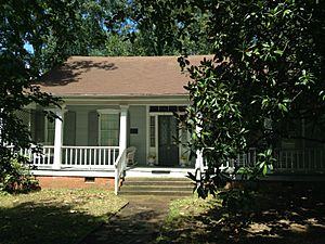 The Cedars (Clinton, Mississippi) front