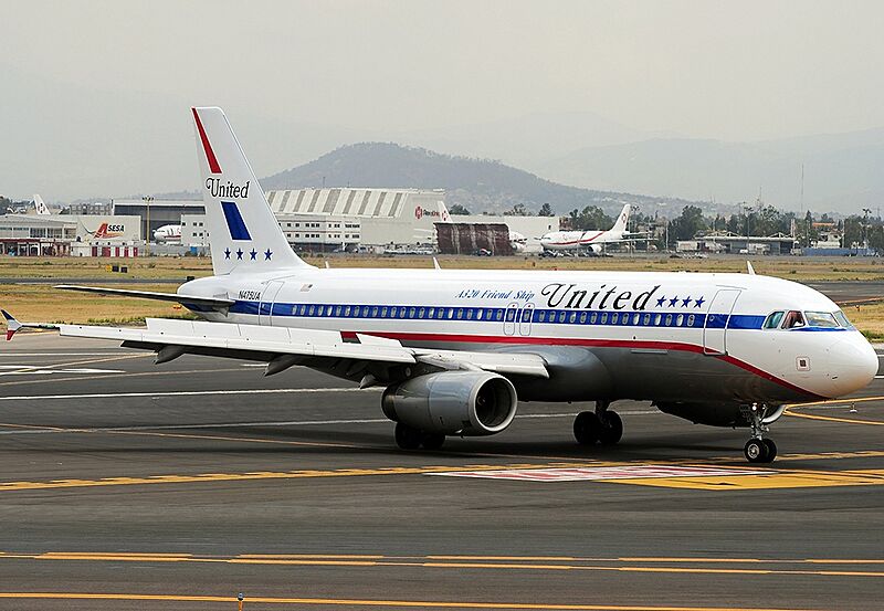 Airbus A320-232, United Airlines JP7720617