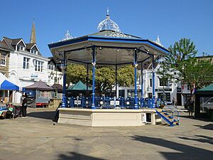 Bandstand in Horsham (geograph 7496131).jpg