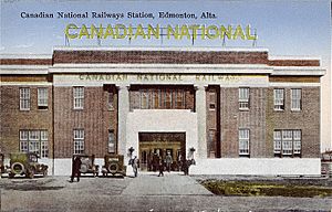 CNR train station Edmonton PC006360.2 (cropped)