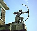 East Finchley Stn statue.JPG