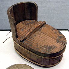 Edo period chamber pot 2