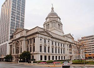 Fort-wayne-indiana-courthouse