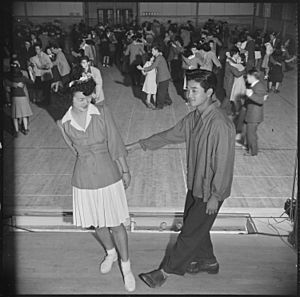 Heart Mountain Relocation Center, Heart Mountain, Wyoming. "Tubbie" Kunimatsu and Laverne Kurahara . . . - NARA - 539481