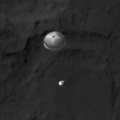 HiRISE image of MSL during EDL (refined)