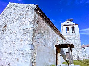 Iglesia de San Miguel en Cabanillas.jpg