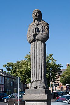 Kildare Market Square Statue of St Brigid 2013 09 04