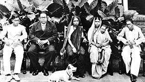 Rajagriha, Bombay, February 1934. (L to R) Yashwant, BR Ambedkar, Ramabai, Laxmibai, Mukundrao, and Tobby