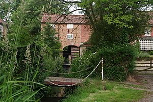 Tealby Thorpe Watermill on the River Rase (geograph 3556417).jpg