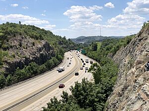 2024-07-03 13 07 22 View south along Interstate 287 from the cliffs on the west side of the highway just south of the Wanaque River Bridge in Wanaque, Passaic County, New Jersey