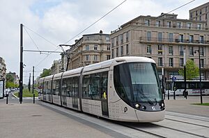 Alstom Citadis 302 n°010 LiA - Hôtel de Ville