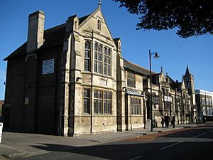 Edmonton - Former Charles Lamb Institute, Church Street, N9 - geograph.org.uk - 678847
