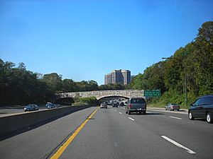 Grand Central Parkway - New York (4295766651)