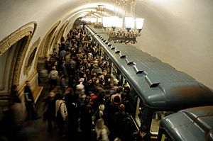 Moscow MetroCrowded (pixinn.net)