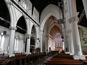 Nave of the Church of Saint Giles, Camberwell (01)
