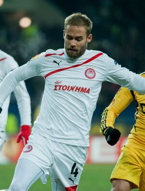 Olof Mellberg 2012 Olympiacos (cropped)