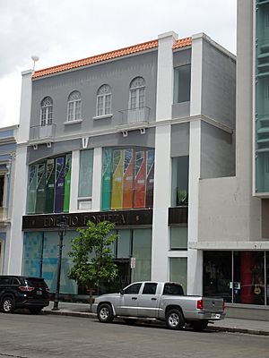 PUCPR Escuela de Arquitectura, C. Marina, Bo. Tercero, Ponce, Puerto Rico, mirando al noreste (DSC01505)