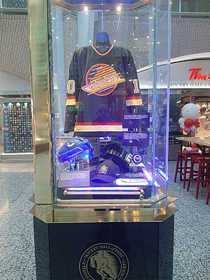 Pavel Bure jersey at HHOF (photo by Djuradj Vujcic)