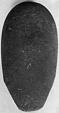 Stone implement or weapon, Dùn An Achaidh (photo, bef.1903)