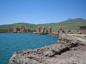 Takht-e-soleiman-1