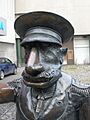 Usher statue - closeup