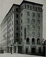 Architect and engineer (1927) (14803947663).jpg