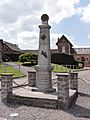 Barzy-en-Thiérache (Aisne, Fr) monument aux morts