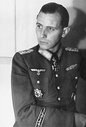 Bundesarchiv Bild 183-2004-0330-500, Otto Ernst Remer
