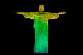 Estátua do Cristo Redentor nas cores da Bandeira do Brasil