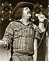 Freddy Fender singing in 1977