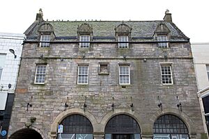 Glencairn Tenement - view of upper storeys from N
