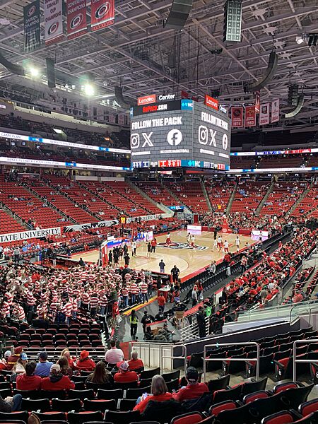 Lenovo Center Inside MBB