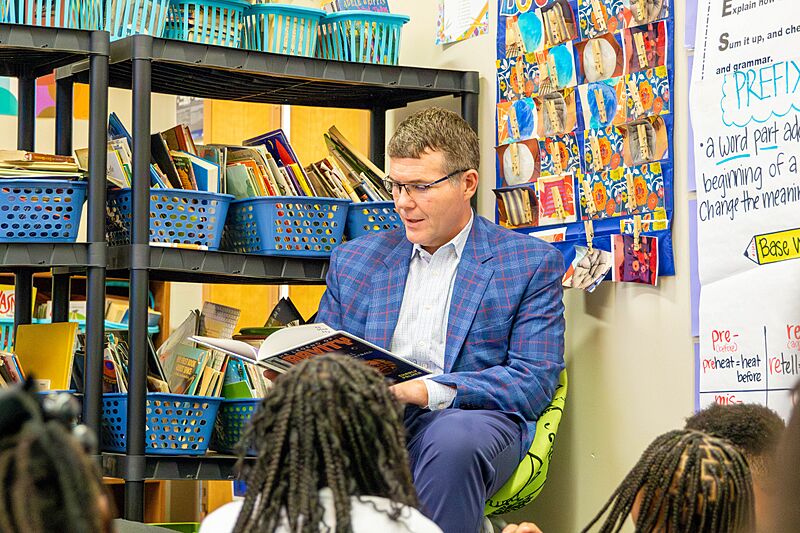 Mayor ReadAcrossAmerica WoodlandForrest-7