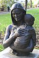 Mother and child sculpture, Queen Square.JPG