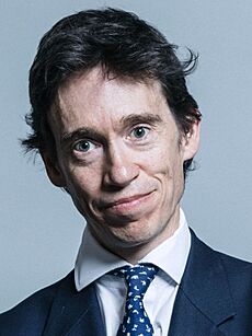 Official portrait of Rory Stewart crop 3