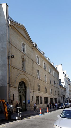 Paris - Maison des Filles de la Charité - 136-140 rue du Bac - 005bis