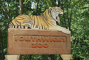 Southwicks Zoo -sign-2Sept2007.jpg