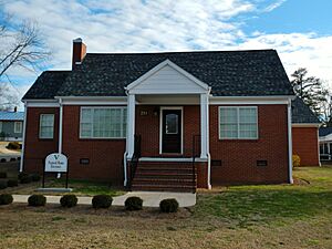Vines Funeral Home and Ambulance Service Lafayette, Alabama