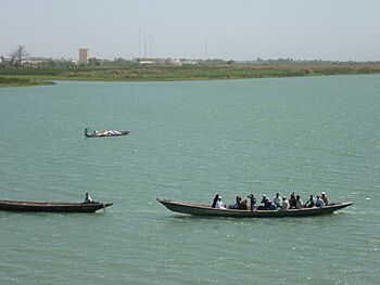 WL-Sénégal-Rosso-Traversée du fleuve Sénégal.jpg