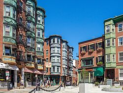 Boston - North End (48718567143).jpg