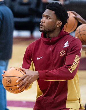 Damian Jones Cavs '23 (cropped).jpg