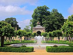 Fountain and arch, Wilton House (geograph 4215478)