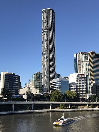 Infinity Tower, seen from William Jolly Bridge, Brisbane 02.jpg