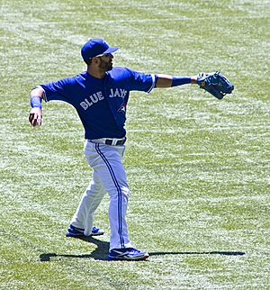 YANKEES: Toronto Blue Jays falter in extras to give New York the win;  Vernon Wells continues to swing hot bat