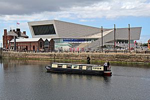 Narrowboat, Canning Half-Tide Dock, Liverpool (geograph 4545425)