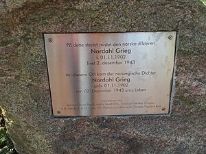 Nordahl Grieg Memorial in Kleinmachnow Plaque