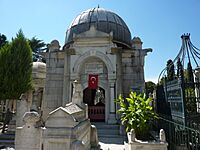 Osman Pasha Mausoleum - P1020091