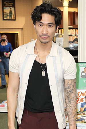 Ronnie Woo US Barnes Noble Book Signing.jpg